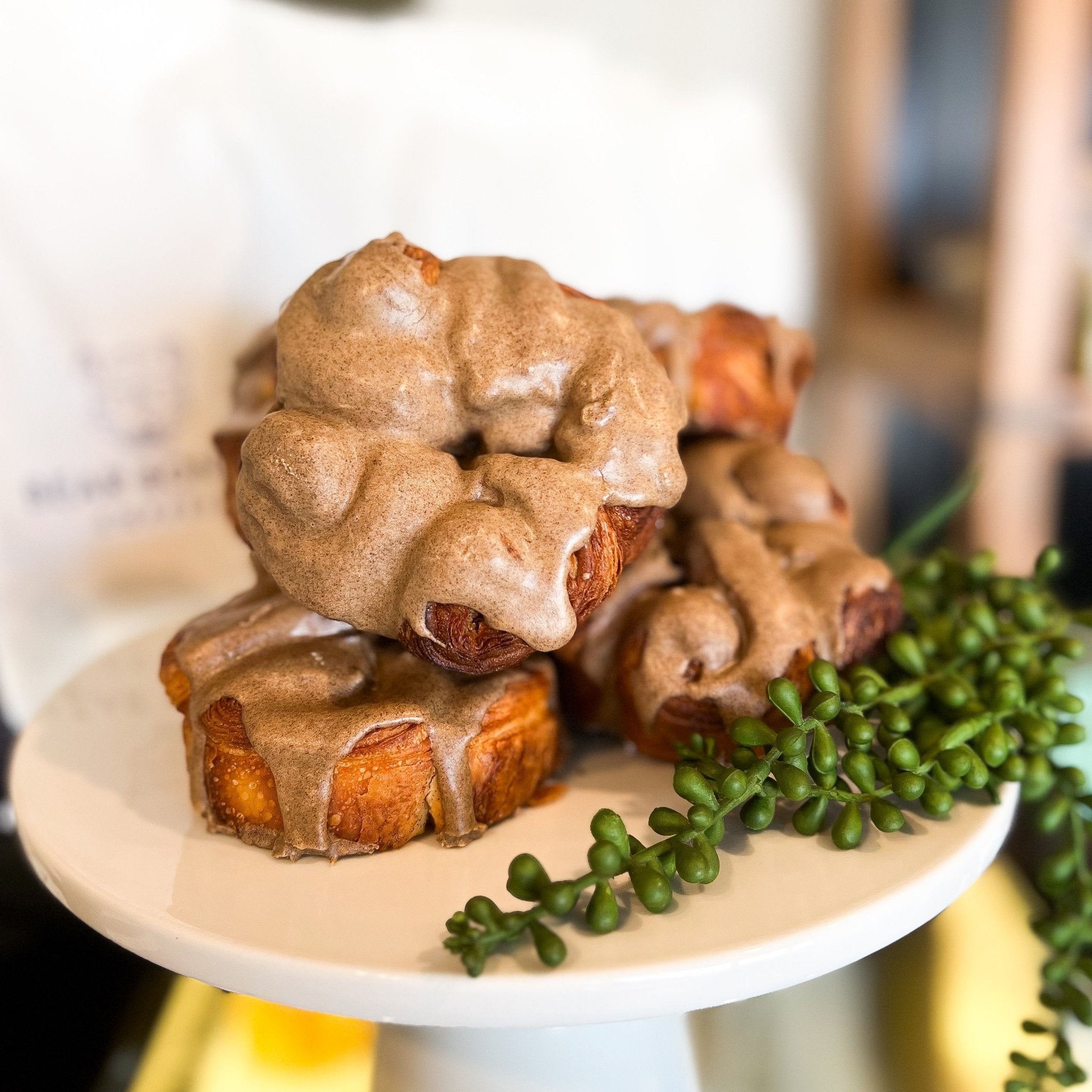 Cinnamon Scrolls - La Bouche